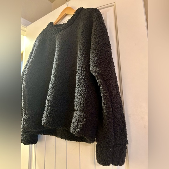 Thread & Supply Women’s Sweatshirt.  Size Medium.  NWOT. - Picture 2 of 9